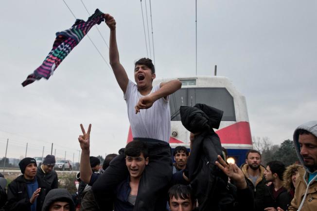 Poland will take 7,000 refugees, under conditions; Austria to tighten asylum rules