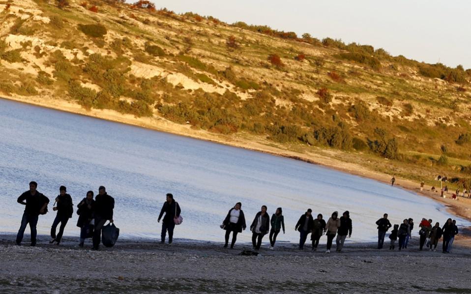 EU border agency says migrant arrivals in Greece down 90 percent in April