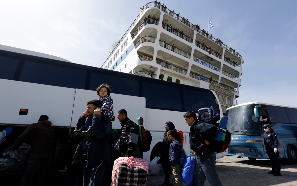 EU source says 500 migrants in first return from Greece to Turkey planned Monday