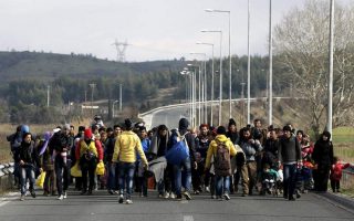 Rights groups criticize Greece for migrant travel ban From islands