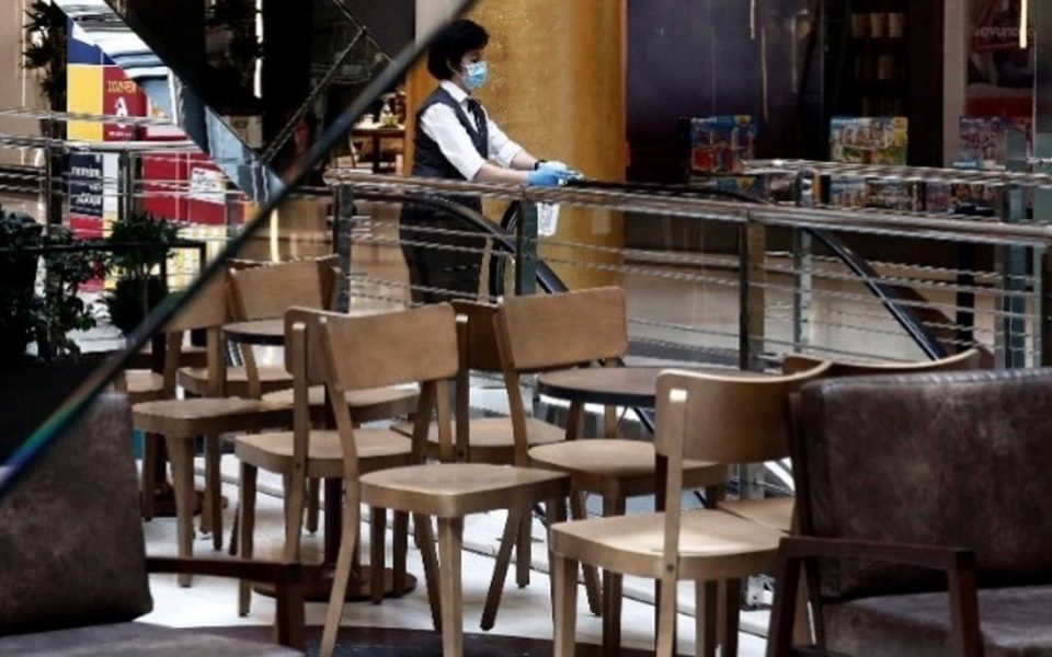 Mass restaurant, cafe, bar closures seen