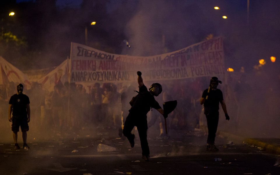 Strong foreign presence among rioters in Athens