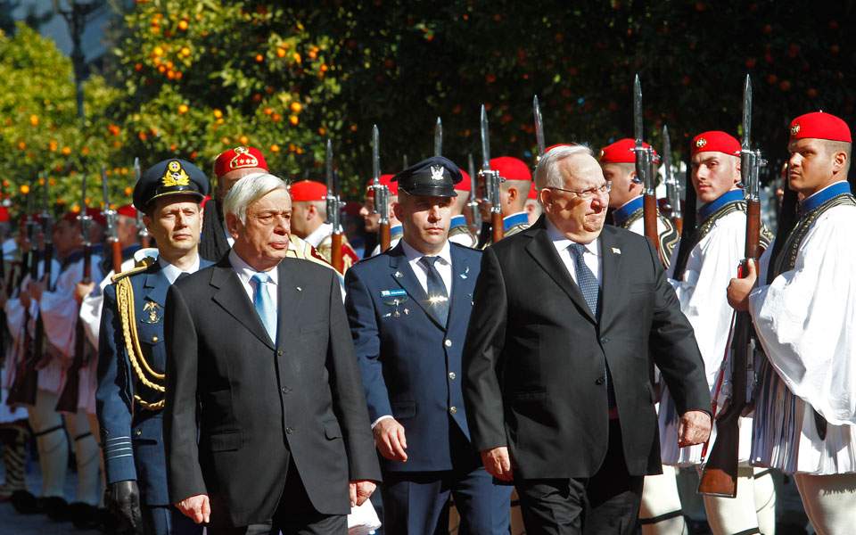 Pavlopoulos calls on FYROM to avoid name with irredentist claims