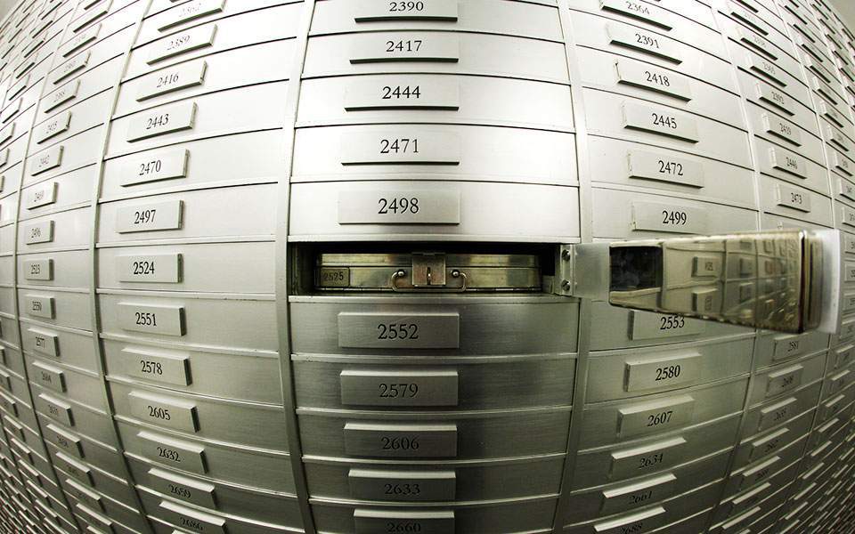 Six bank staff tied to ring that netted 2.7 mln euros from safe deposit boxes
