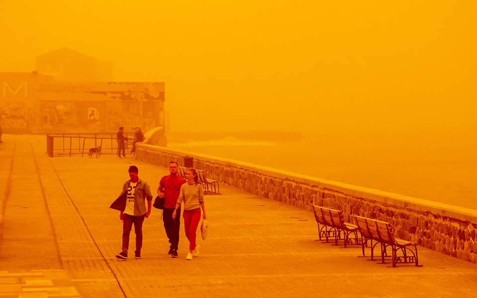 Sahara desert dust to blanket parts of Greece