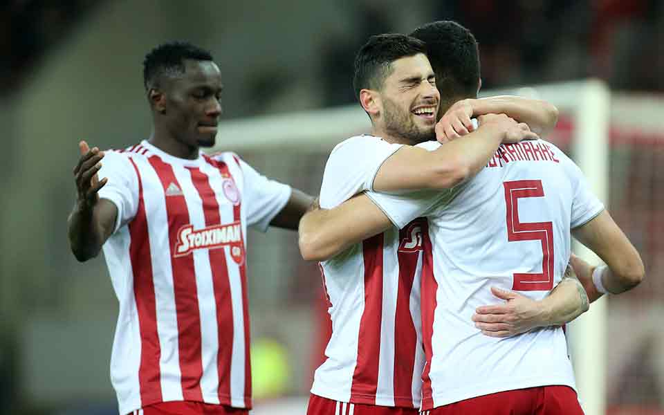 Olympiakos ends regular season undefeated and seven points clear