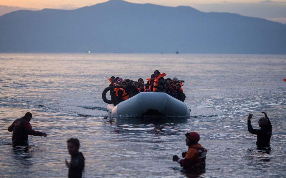 More than 3,500 refugees and migrants arrived in northern Aegean islands in September