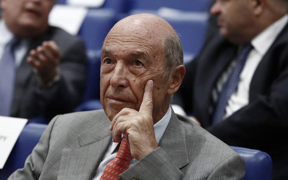 ‘I have nothing to hide,’ ex PM Simitis says