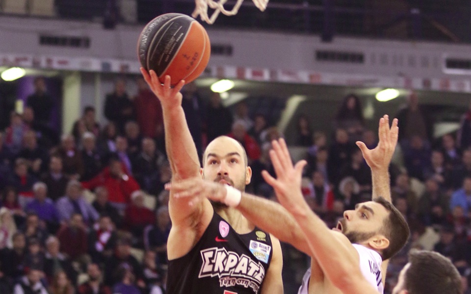 Spanoulis maintains Olympiakos on top of Basket League