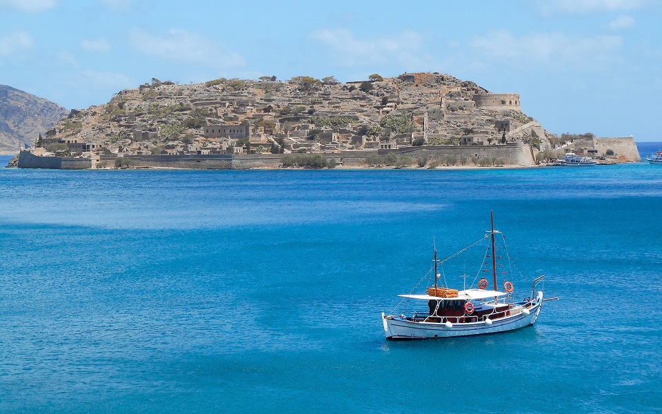 UK adds Crete to list of safe destinations