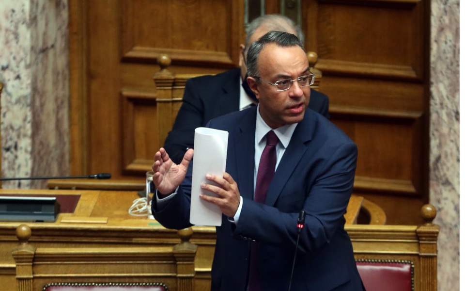 MPs discuss for second day on SYRIZA’s motion of censure
