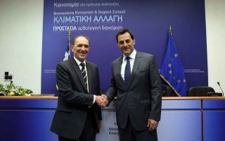 Three concession contracts signed for Greek hydrocarbon utilization