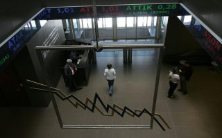 ATHEX: Stocks grow on low trading