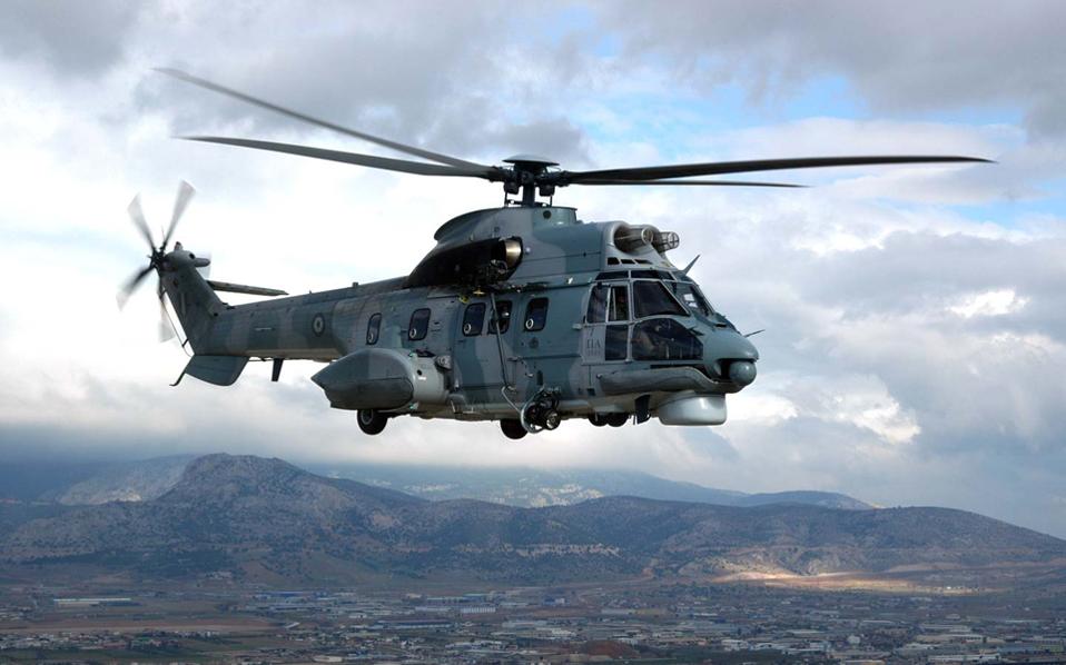 Pilots, engineer missing in navy helicopter crash