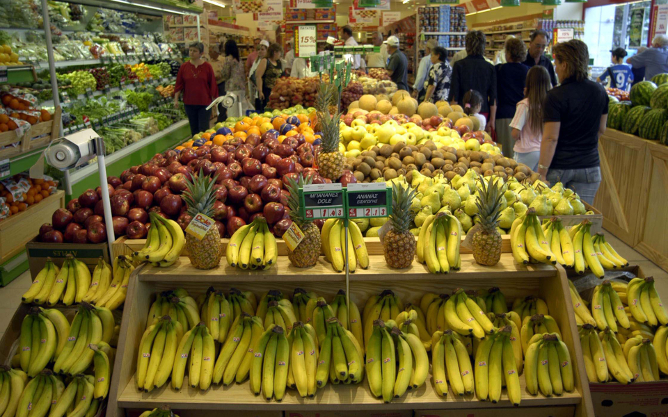 Supermarkets expect small increase in sales
