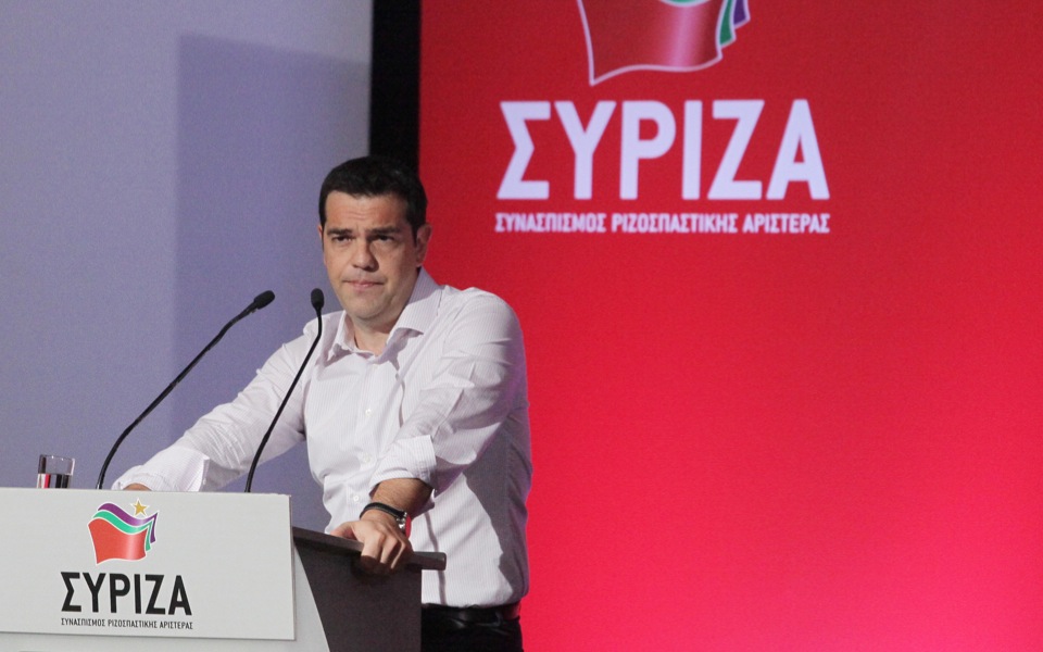 Tsipras suggests party referendum to overcome split in SYRIZA