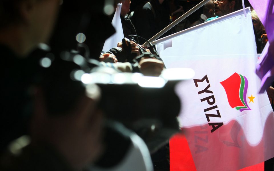 SYRIZA committee members slam Greece agreement