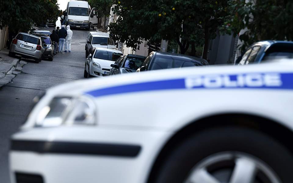Bomb squad defuses device planted outside Athens home of judicial official