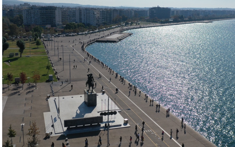 Random testing in Thessaloniki turns up some 50 positives