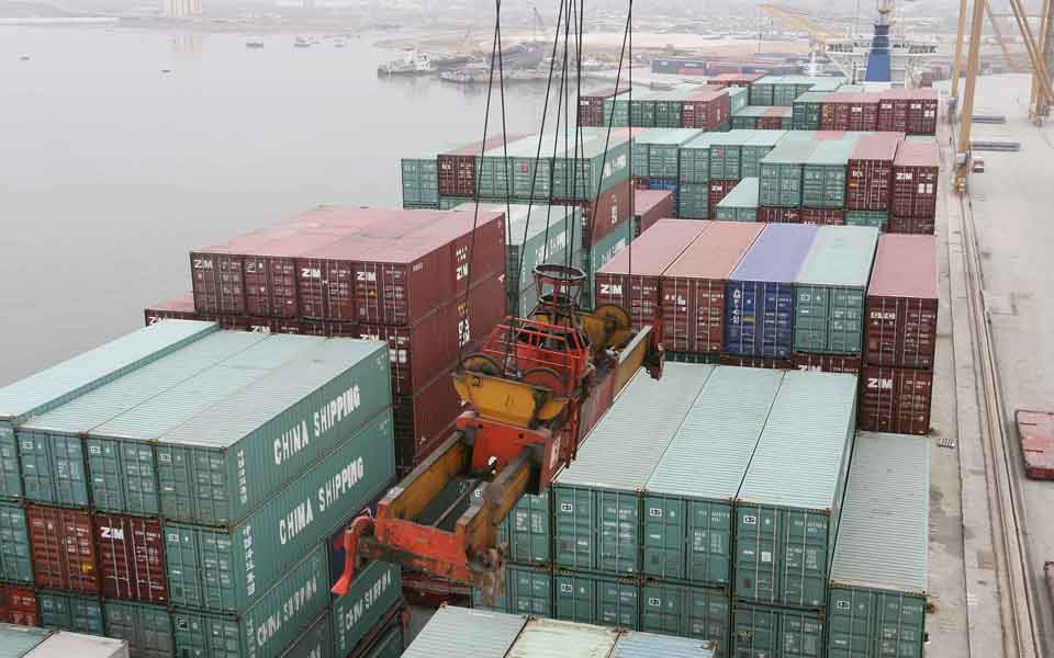 Customs officers refute port stalling
