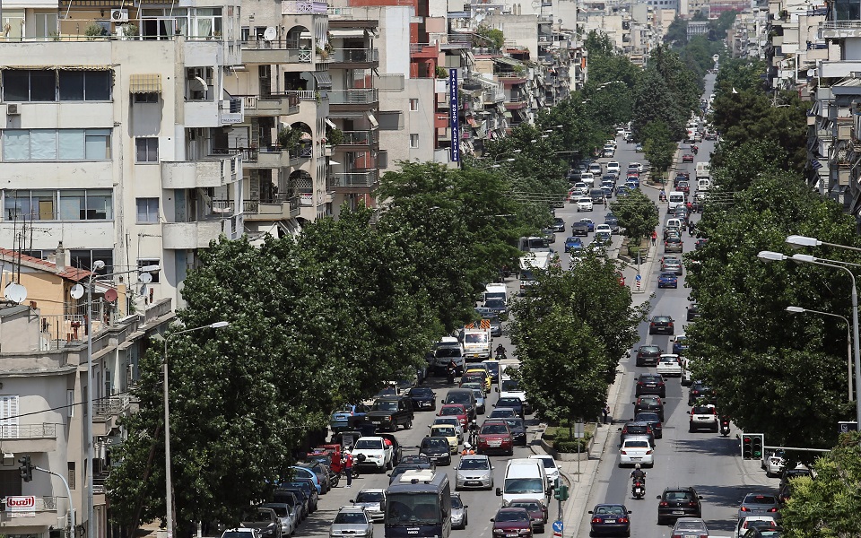 Ambulance service plans new parking spaces to avoid Thessaloniki flyover construction delays