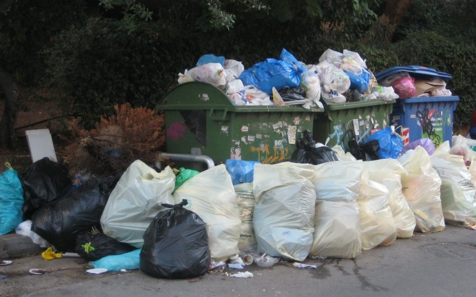 Trash piling up on streets of Thessaloniki as striking workers dig in their heels
