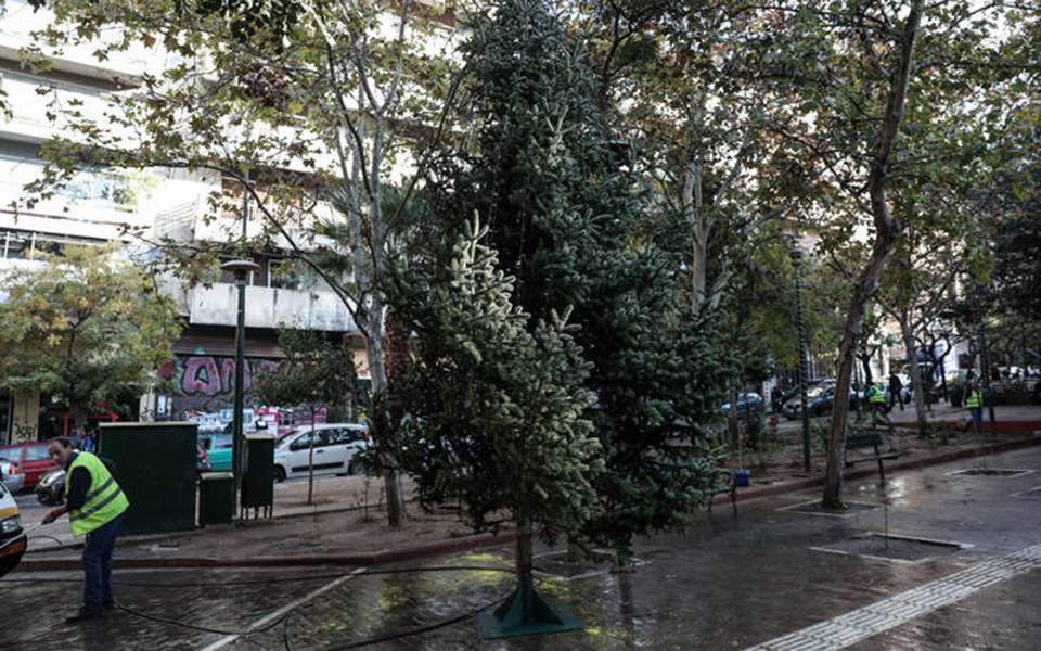 New Christmas tree goes up at Athens’ Exarchia Square