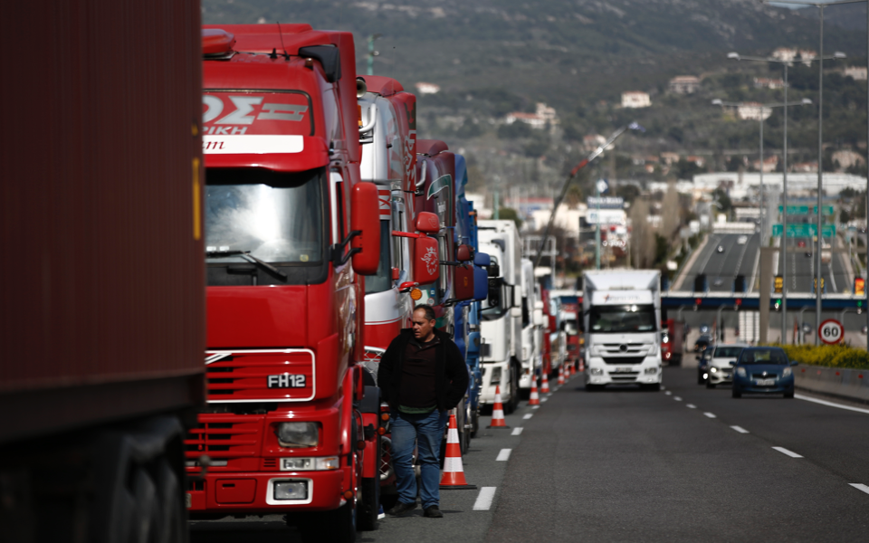 Truck drivers stage protest near Athens toll gates