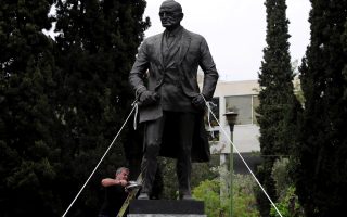 ahepa-condemns-attack-on-truman-statue-in-athens