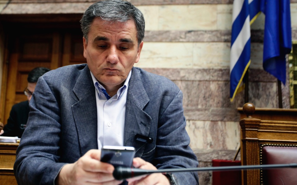 Greek gov’t seeks to put positive spin on bill