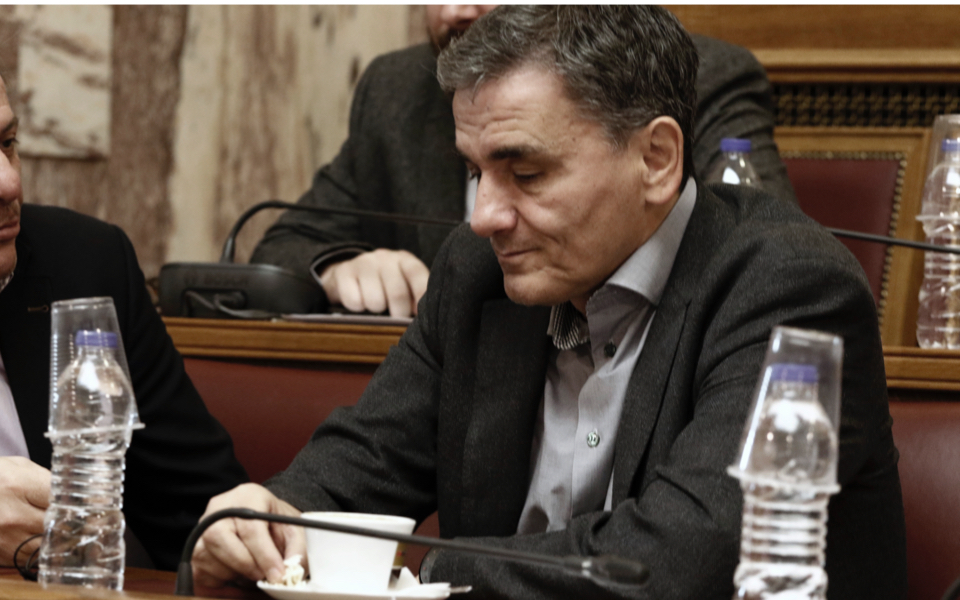 Tsakalotos admits overtaxation of Greeks on middle incomes