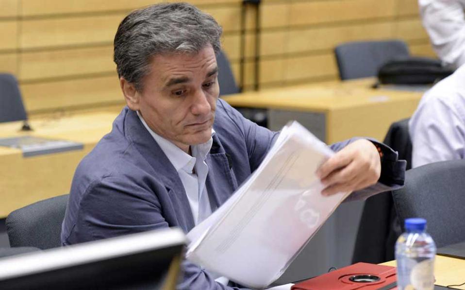 Tsakalotos calls on MPs to adopt bailout reforms