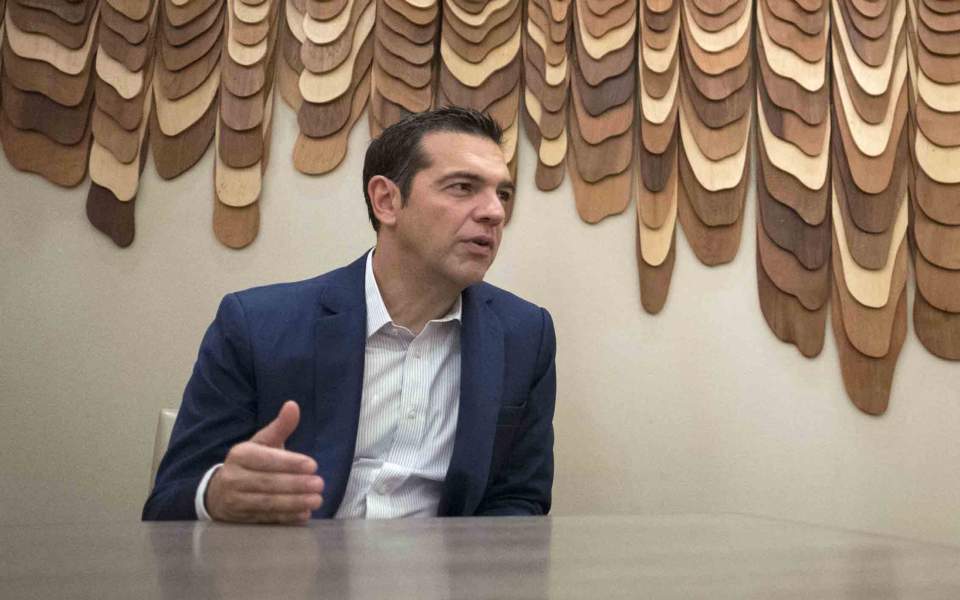 Tsipras rounds up Chicago trip ahead of talks with Lagarde in Washington