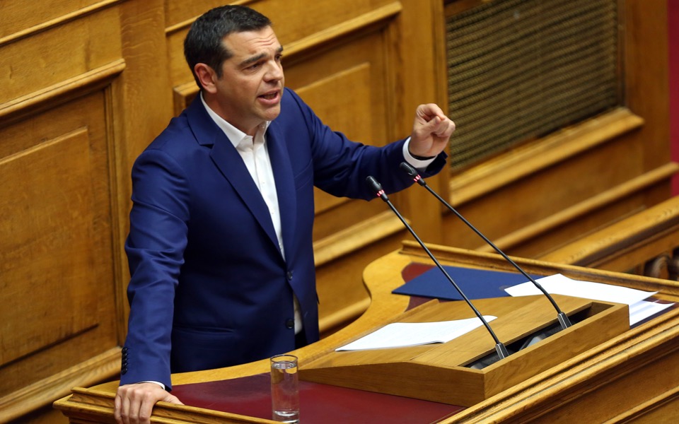 Tsipras defends handouts, calls on MPs to support government