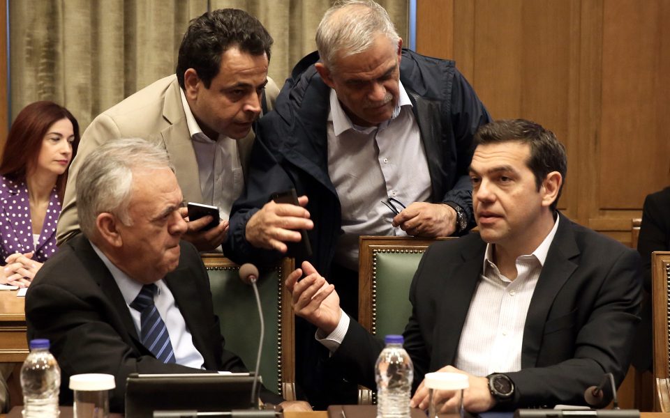 Tsipras to take Greek issue to EU summit if no deal at Eurogroup