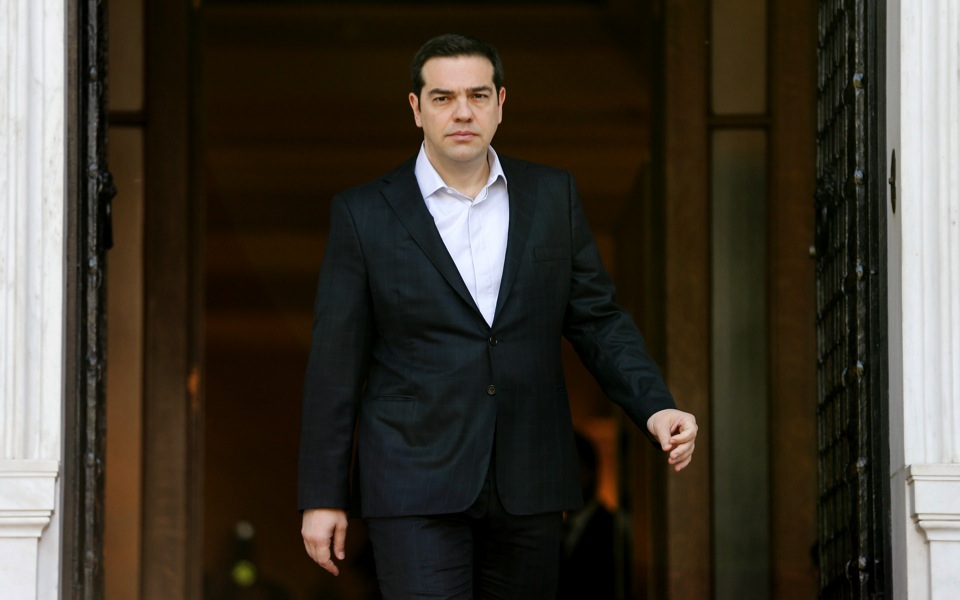 Tsipras aims to regain public trust, boost government’s image