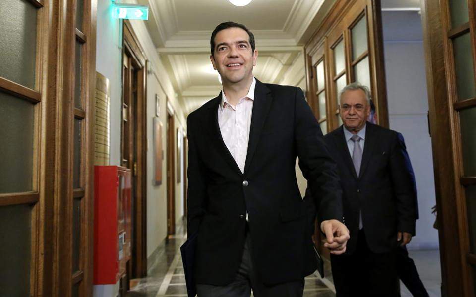 Tsipras begins round of meetings on FYROM name issue