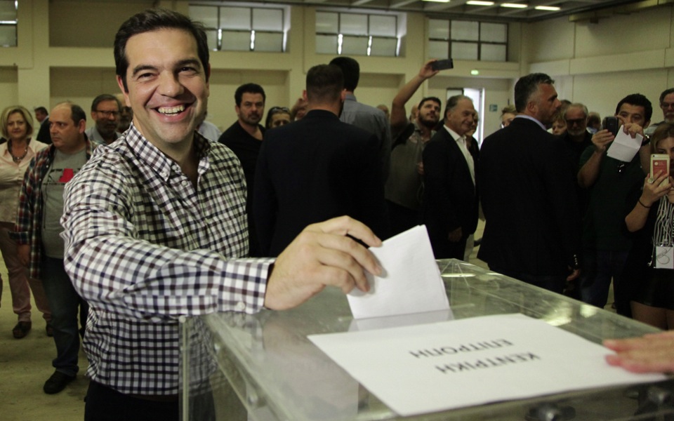 Tsipras emerges almighty from SYRIZA party congress