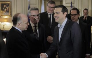 Refugee crisis a ‘European problem,’ Tsipras tells German, French ministers
