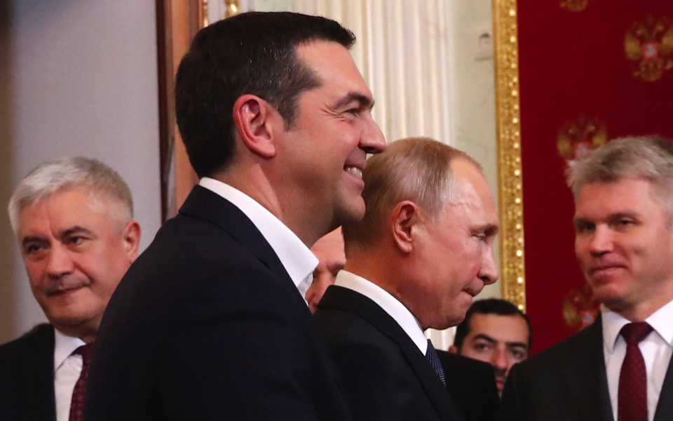 Tsipras, Putin see eye to eye on energy, diverge on geopolitics