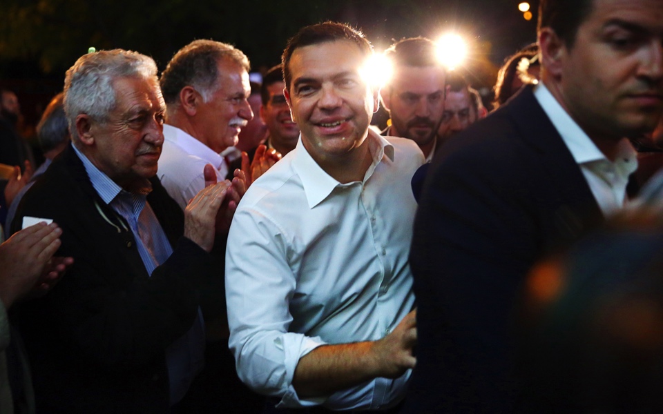 Tsipras meeting with senior officials at SYRIZA HQ