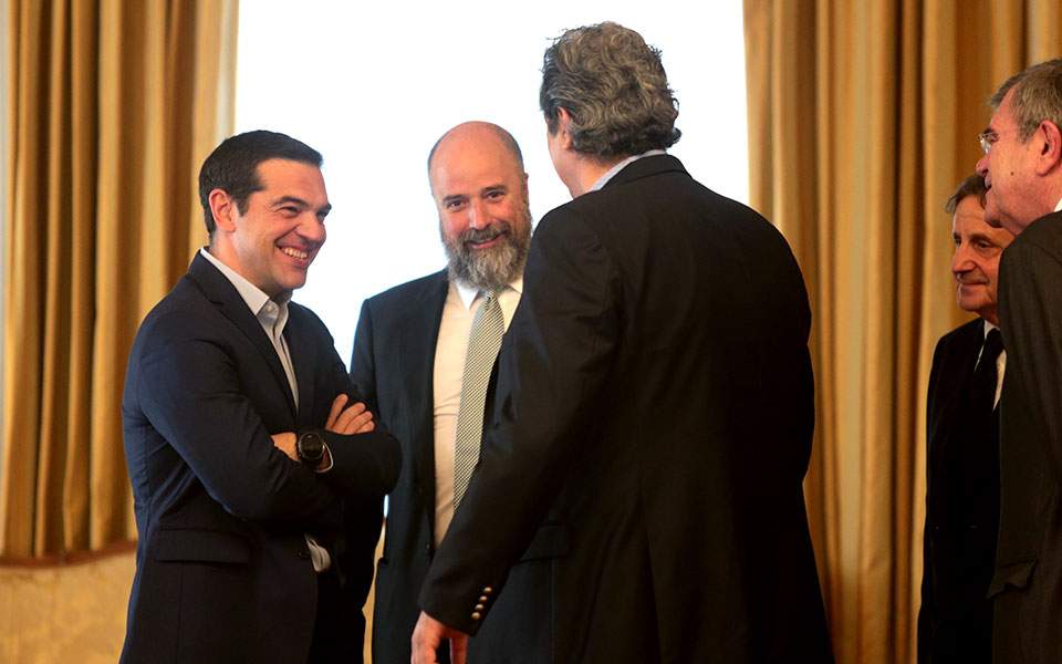 Greece signs deal with Niarchos charitable foundation for healthcare