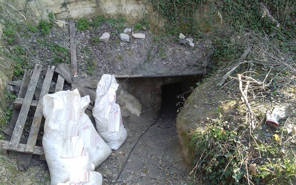 Eight arrested over illegal antiquity dig in Serres