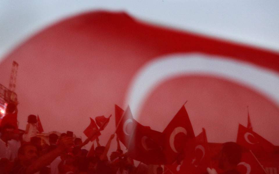 Turkey reportedly reinstates 1,823 civil servants linked to app used by coup plotters