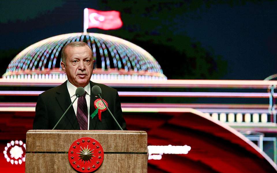 Erdogan threatens to ‘open gates’ to Europe over buffer zone