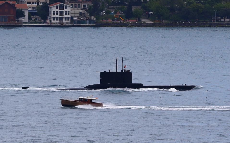 Turkish subs in Aegean ‘unacceptable tactic,’ Vitsas says