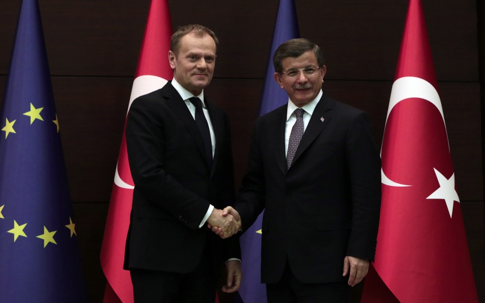 Tusk: Turkey must decide how to cut migrant flow