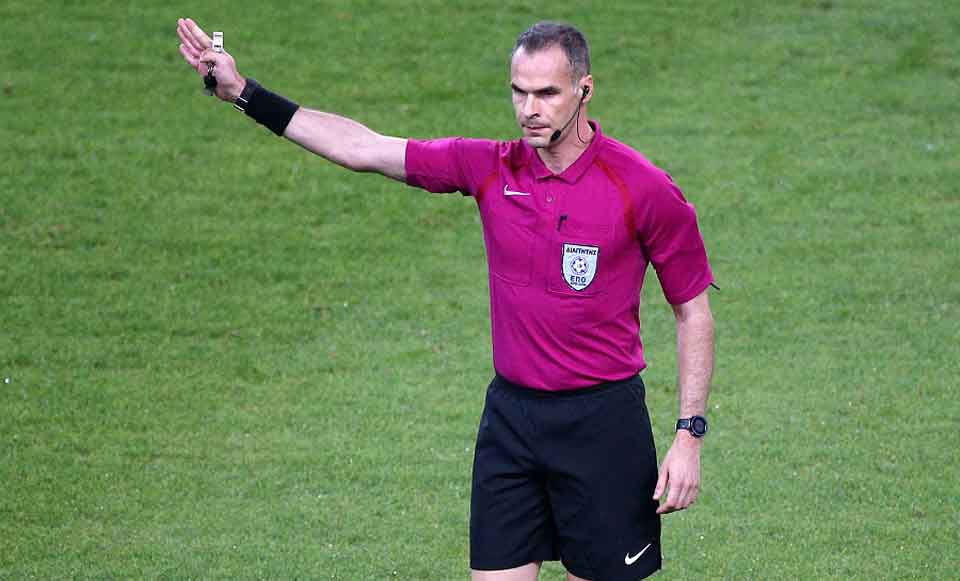 Greek referee beaten up on his way to work