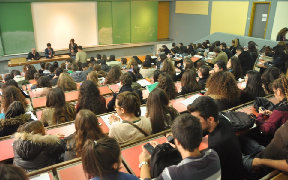 Greece getting its first English undergrad program