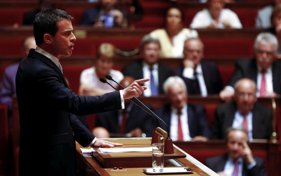 French MPs overwhelmingly back Greece bailout deal